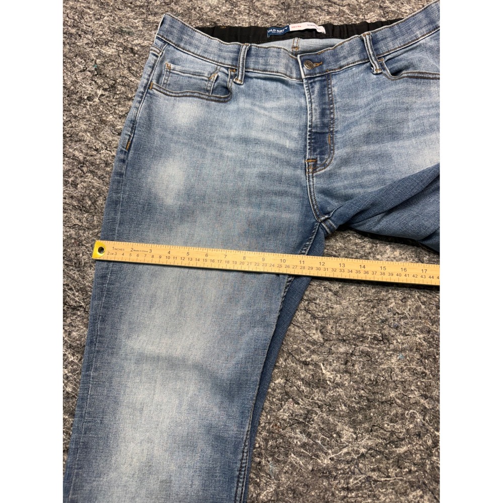 Old Navy 360 Stretch Straight Leg Jeans Mens 38x30 Light Wash Blue Denim Comfort - Picture 3 of 13